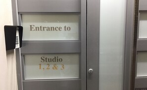 Entrée de l’hébergement