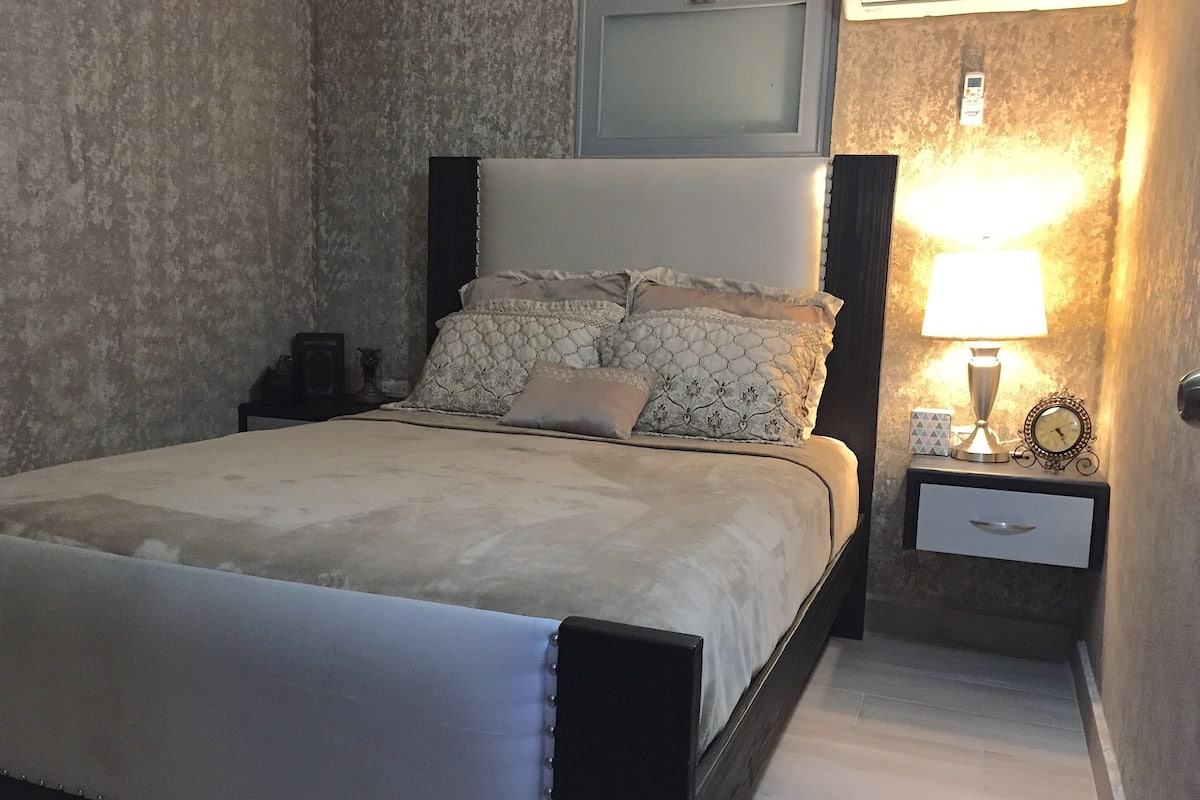 Decoración personalizada, muebles diferentes y escritorio