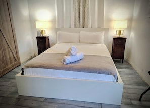 Decoración personalizada, muebles diferentes y escritorio