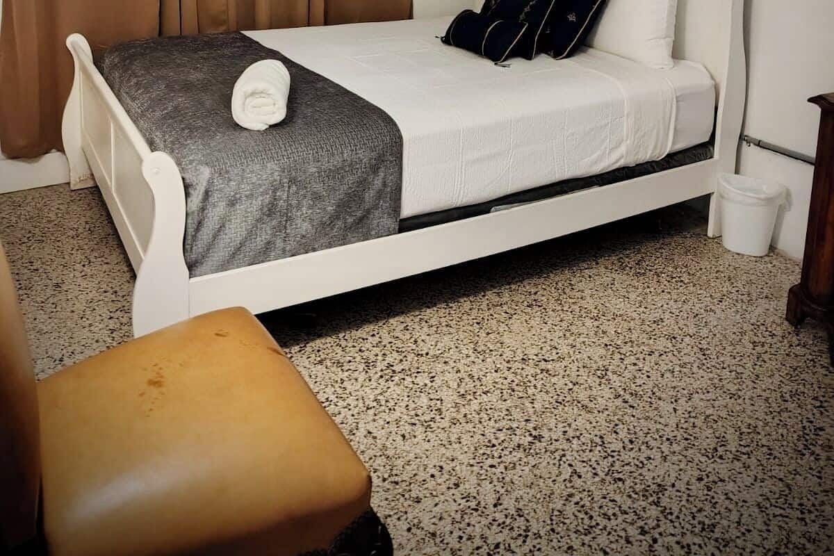 LÀgenhet Junior - 3 sovrum (A3) | Individuell inredning, unika möbler, skrivbord och arbetsyta för laptop