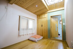 House | Premium bedding, free WiFi, bed sheets - Somangchae (Jeonju)