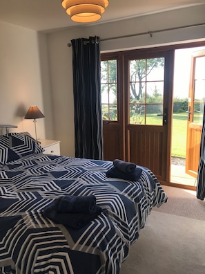 3 chambres, fer et planche à repasser, Wi-Fi gratuit, draps fournis