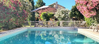 Mas ved foden af Dentelles de Montmirail, opvarmet swimmingpool fra april til oktober