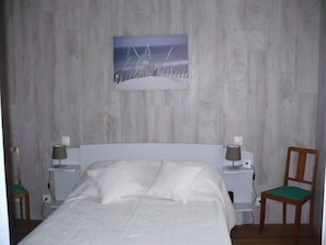 3 bedrooms, in-room safe, desk, iron/ironing board