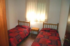 4 bedrooms, iron/ironing board, travel cot, free WiFi