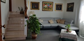 Fernseher, Kamin