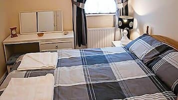 2 slaapkamers, een strijkplank/strijkijzer, gratis wifi, beddengoed