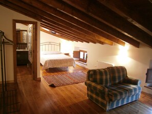 3 Schlafzimmer, Bügeleisen/Bügelbrett, Reisekinderbett, Bettwäsche