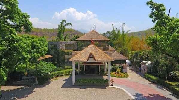 Fachada de la propiedad