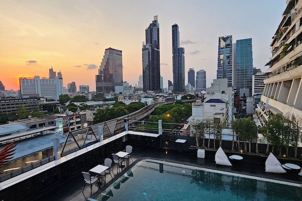 Outdoor pool, pool loungers