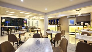 Petit déjeuner préparé sur commande servi tous les jours en supplément