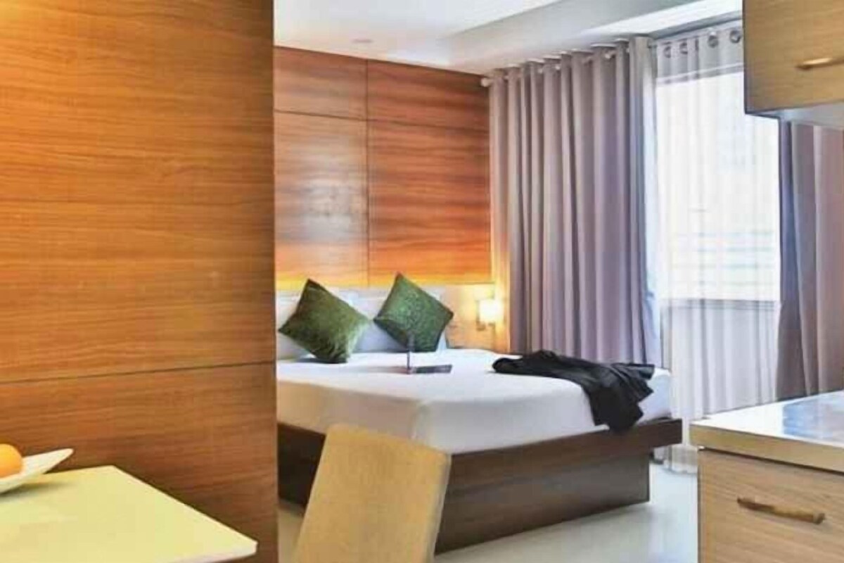 In-room safe, iron/ironing board, free WiFi, bed sheets