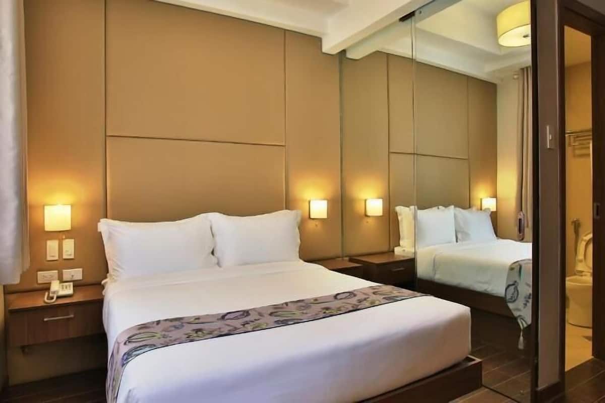 In-room safe, iron/ironing board, free WiFi, bed sheets