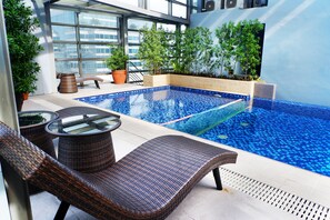 Pool - Valero Grand Suites by Swiss-Belhotel Makati (Makati)