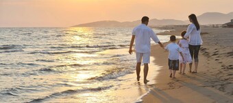  Typical Tuscan Farmhouse, Superb View on Lucca, private garden/parking.WIFI.