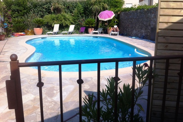Piscine accessible entre 10h et 18h