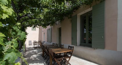 Villa au lac du Salagou, avec vue sur la vallée