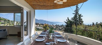 Magnificent Provencal Villa with swimming pool, sea view, near Monaco and Italy