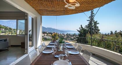 Välillä Monaco & Italia, upea huvila, uima-allas, merinäköala