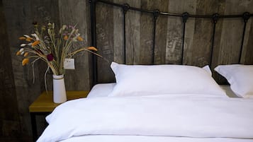 Standard King Room | Premium bedding, desk, soundproofing, free WiFi