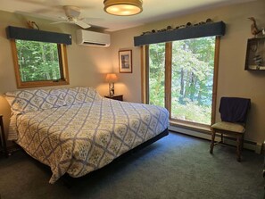 3 bedrooms, desk, iron/ironing board, free WiFi