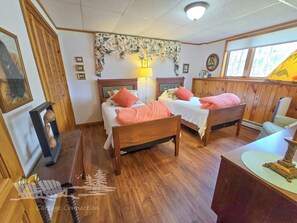 3 soveværelser, skrivebord, strygejern/strygebræt, Wi-Fi