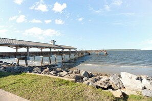 Beach - Beach Cottage -optional BIKES - Walk 2 Shops & Fun (Saint Simons Island)