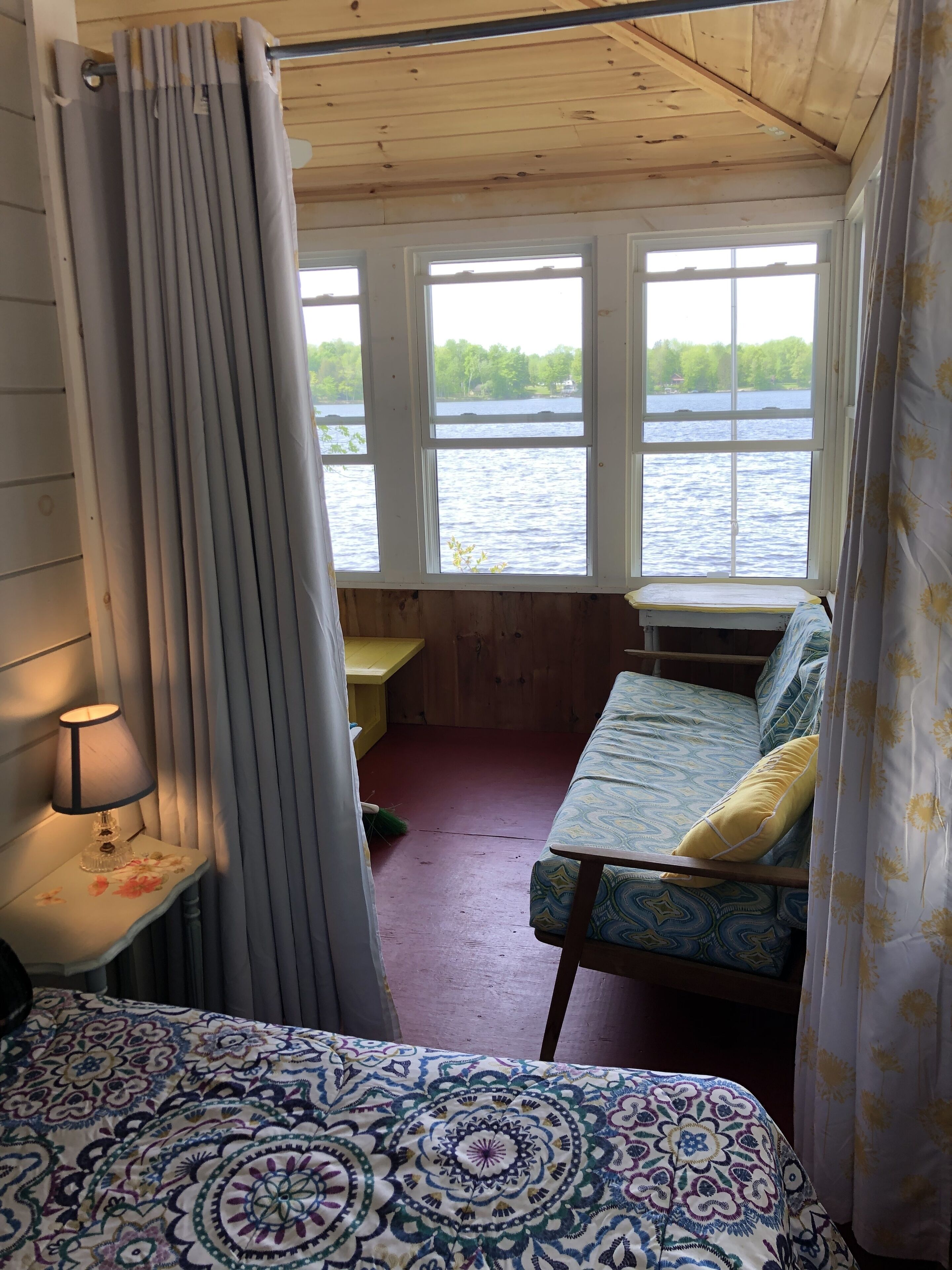 1 slaapkamer, een strijkplank/strijkijzer, wifi, beddengoed