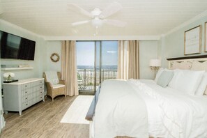 3 chambres, coffres-forts dans les chambres, bureau