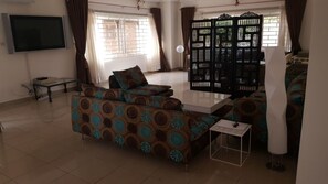 Villa | Living room - The Villa 9 at Seaview Estate (Freetown)