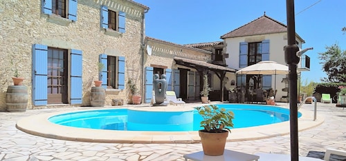 CDH Maison à votre santé L'embrassade, dans le région viticole de Bordeaux