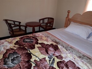 Basic Single Room | Soundproofing, free WiFi - Bermuda Garden Hotel (Nairobi)