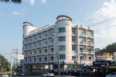 Fachada de la propiedad