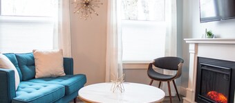 The Douglas on Third Owner's Suite: Adorable Apartment on Downtown 3rd Street #8