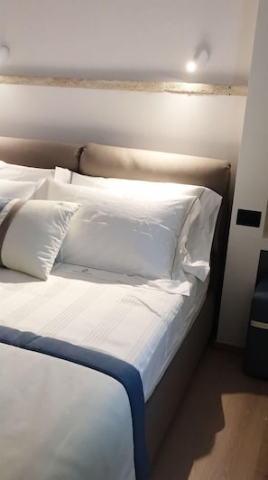 Premium bedding, free minibar, in-room safe, desk - Dimora Maio (Monopoli)