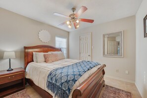 4 bedrooms, desk, iron/ironing board, WiFi
