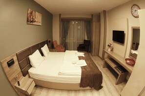 Deluxe Studio Suite, 1 Bedroom, Smoking | Desk, free WiFi, bed sheets - New Suites (Istanbul)
