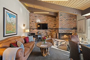 Smart-TV, Kamin, DVD-Player