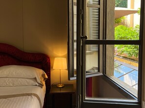 Premium bedding, memory-foam beds, in-room safe, individually decorated - Numa Palazzo San Niccolò (Florence)