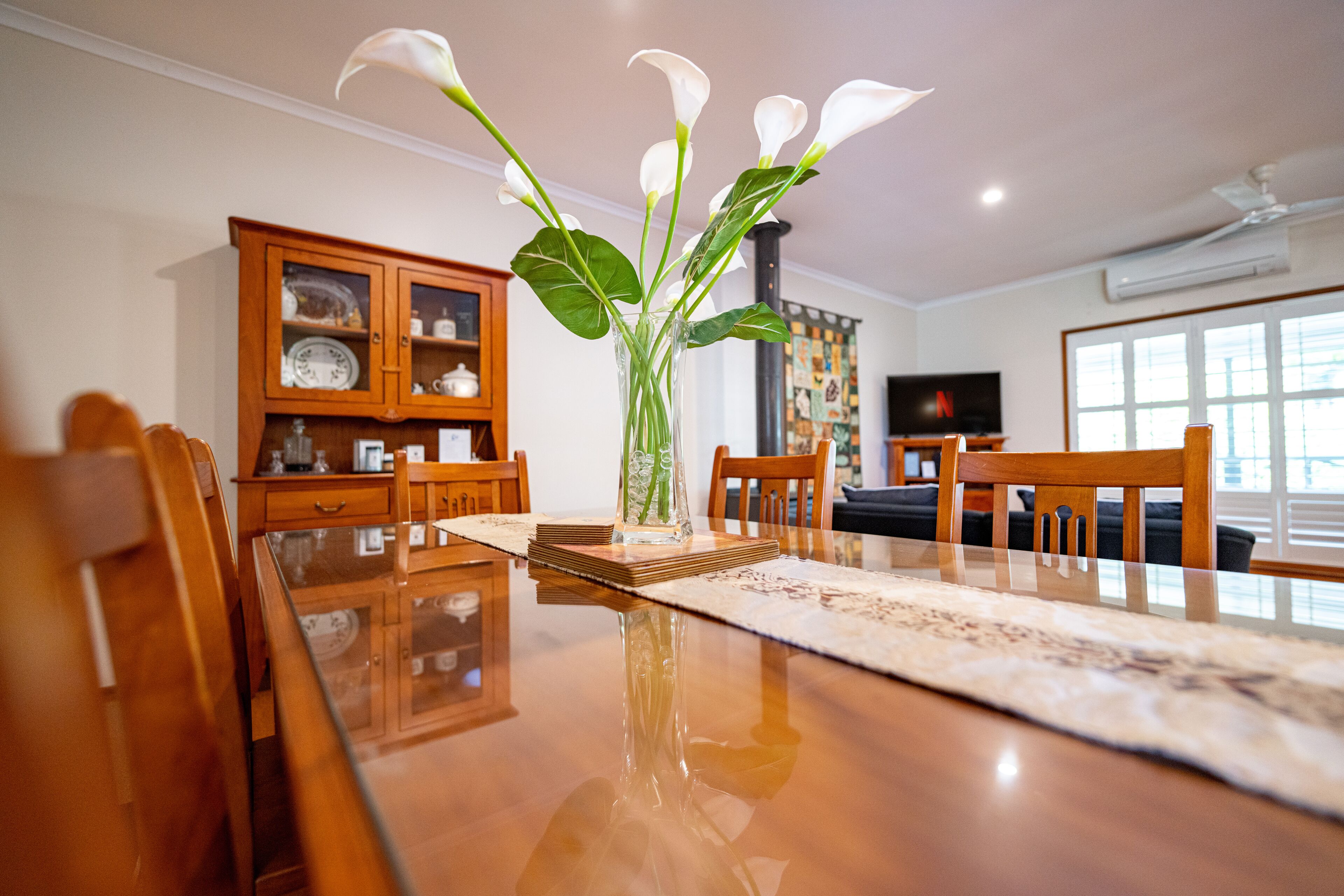 2 Bedroom Cottage | Living area