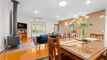 2 Bedroom Cottage | Living area | 65-inch flat-screen TV with digital channels, TV, fireplace