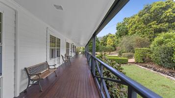 3 Bedroom Cottage | Terrace/patio