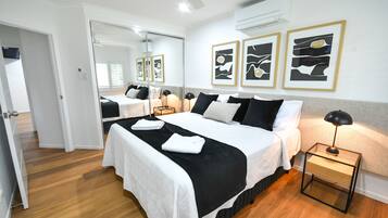 3 Bedroom Spa Villa | Seprai premium, kedap suara, setrika/meja setrika, dan Wi-Fi gratis