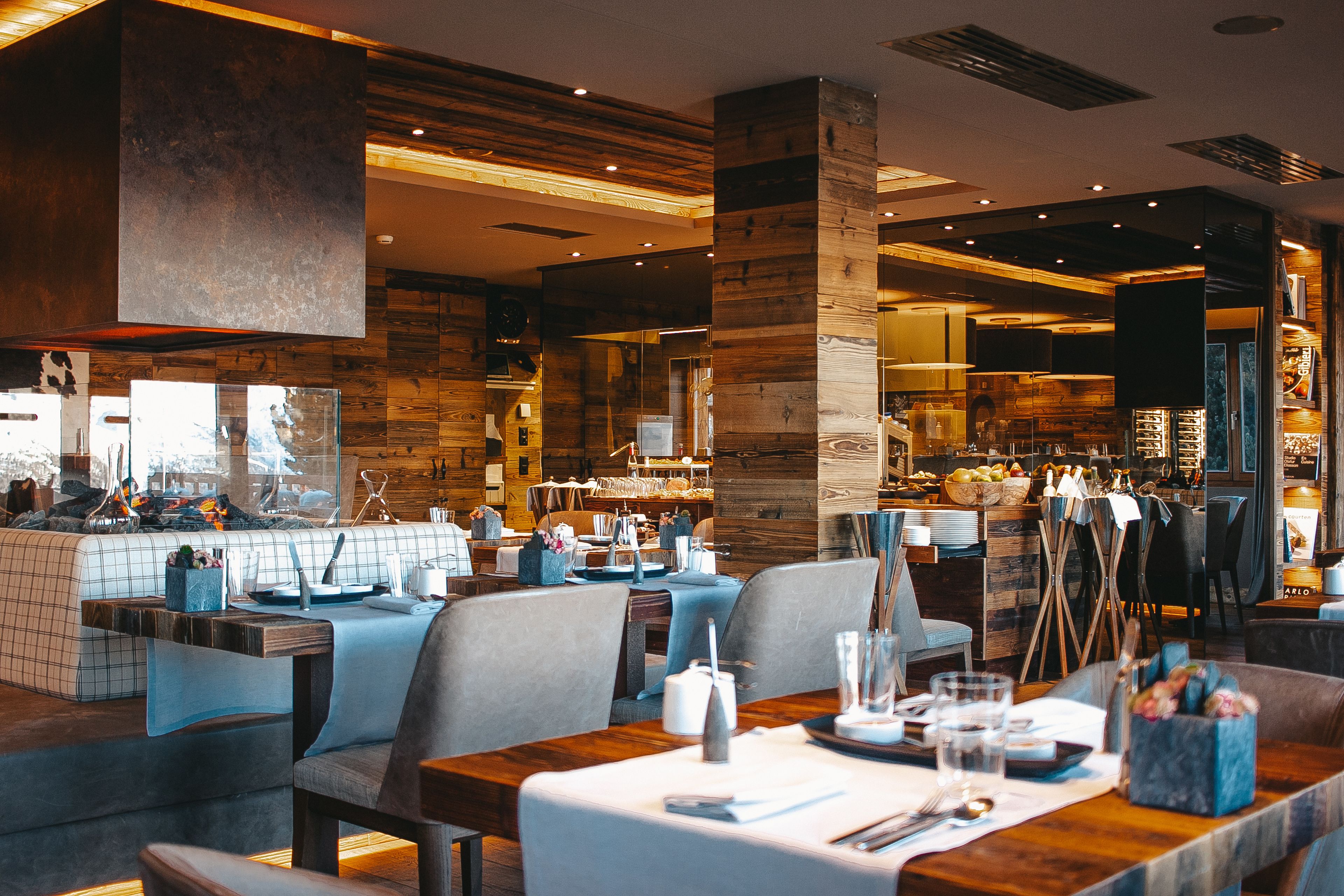 breakfast, lunch, dinner served; local and international cuisine