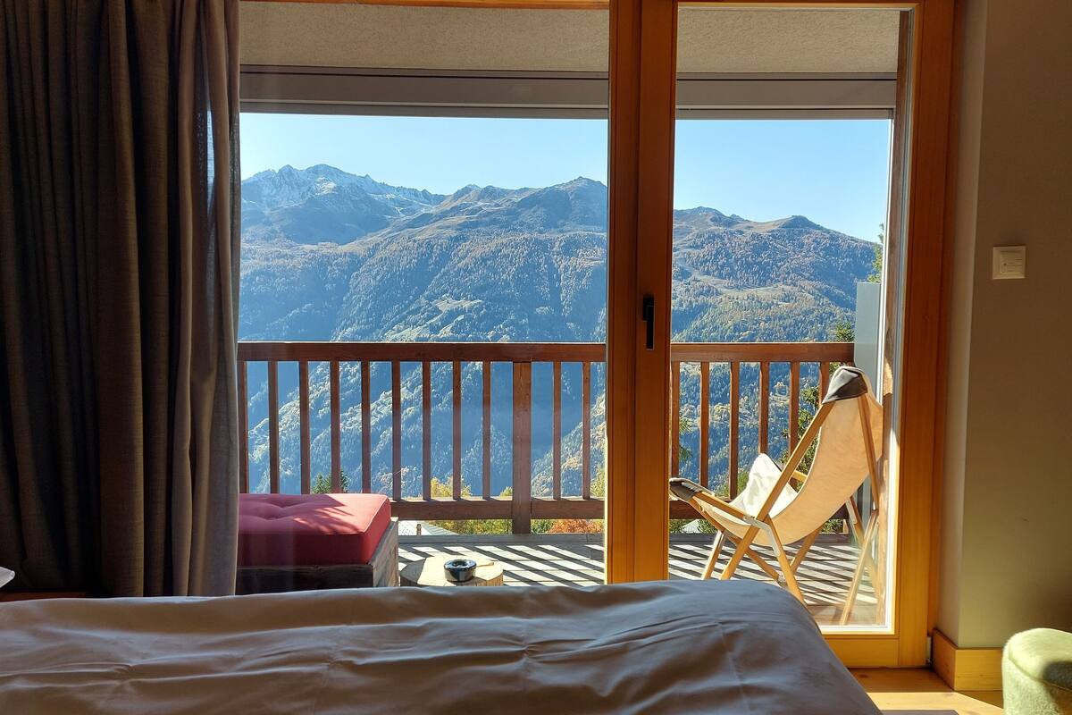 premium room (3, south, mi - qsof) | view from room