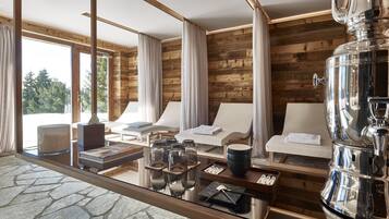 Turkkilainen sauna, vartalohoitoja, kuumakivihierontaa