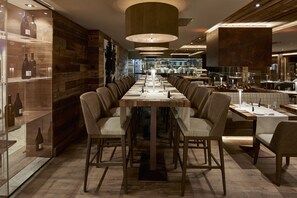 Breakfast, lunch, dinner served; local and international cuisine  - Chandolin Boutique Hotel (Anniviers)