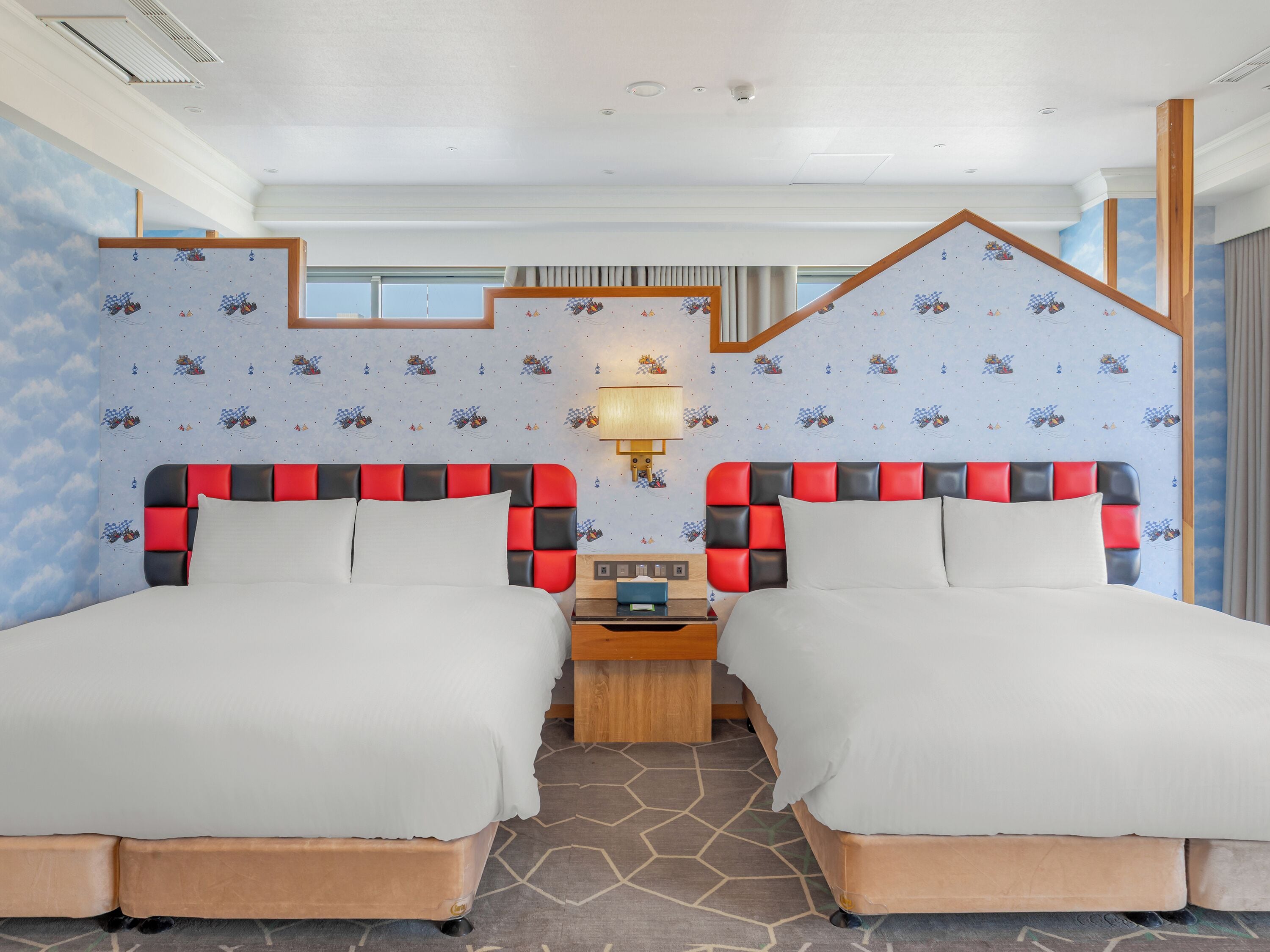 Deluxe Family Suite | Down duvets, desk, laptop workspace, soundproofing