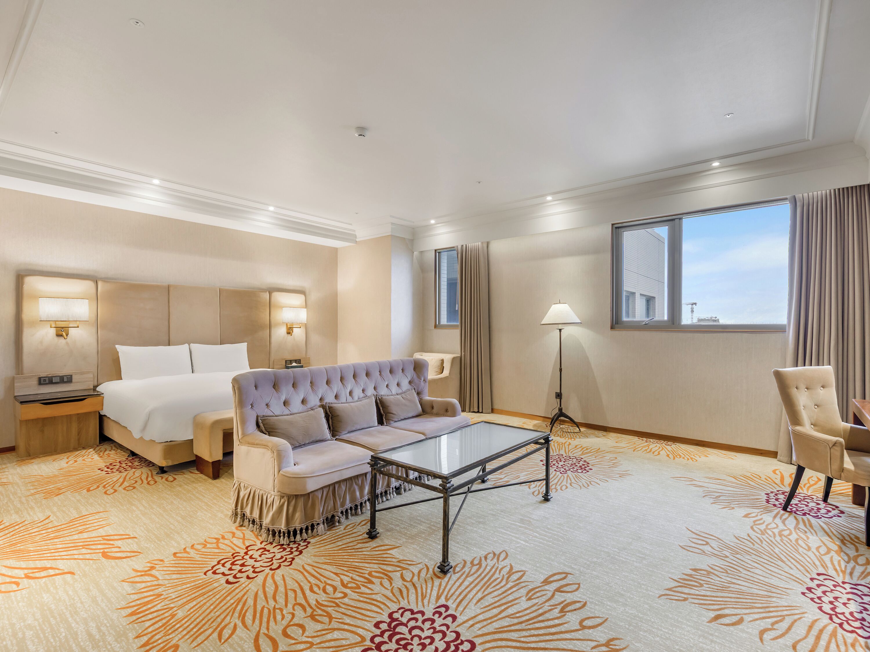 Deluxe Double Room | Down duvets, desk, laptop workspace, soundproofing