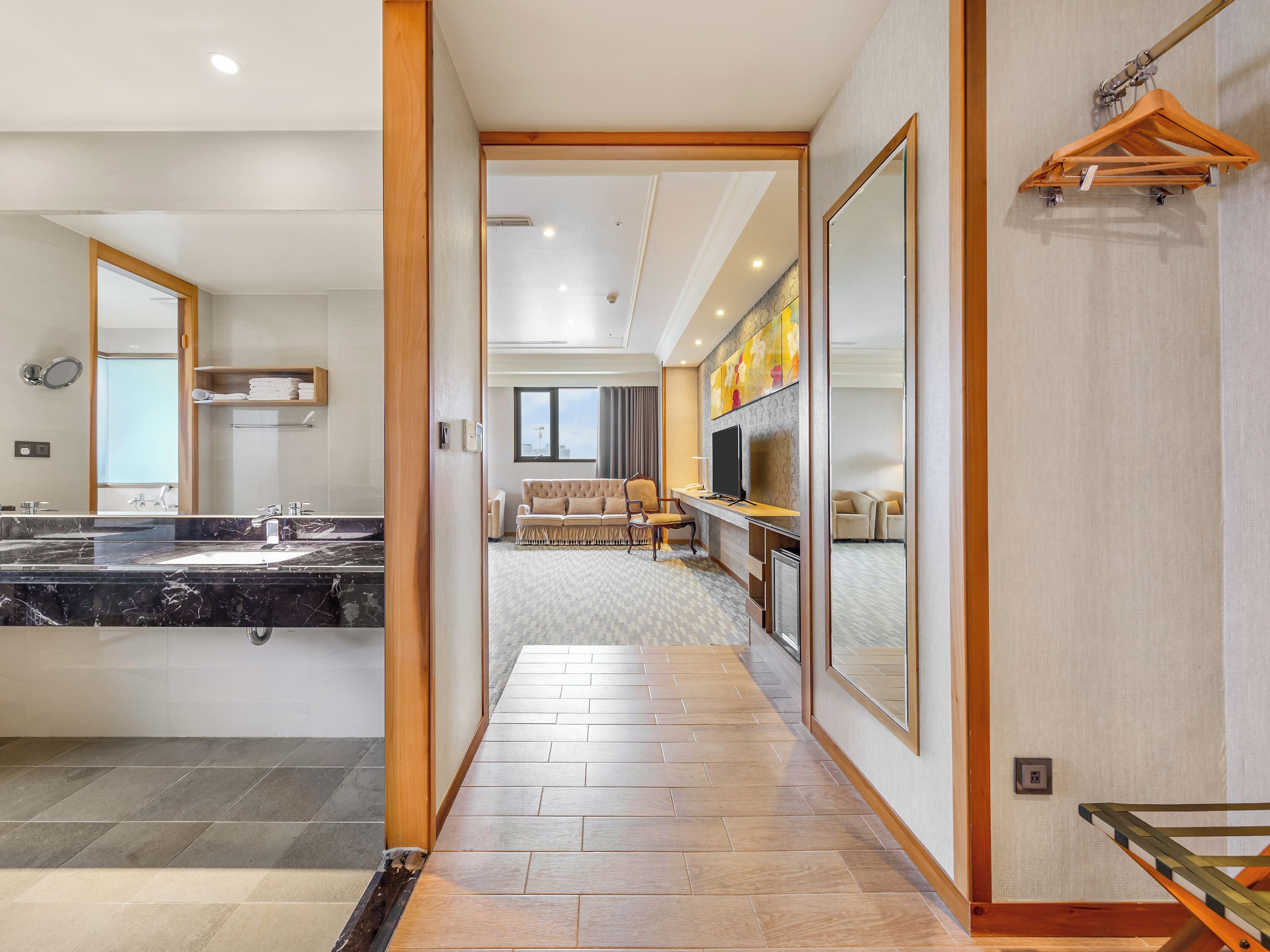 Down duvets, desk, laptop workspace, soundproofing